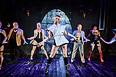 The-Rocky-Horror-Show_BFM-2019-06-26_102.jpg : Szenefoto The Rocky Horror Show, Burgfestspiele Mayen, Spielzeit 2019, Bild 101/103